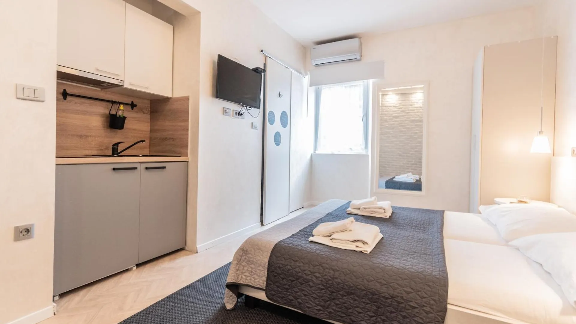 L&B Old Town Studio Apartments Pula Maison d'hôtes
